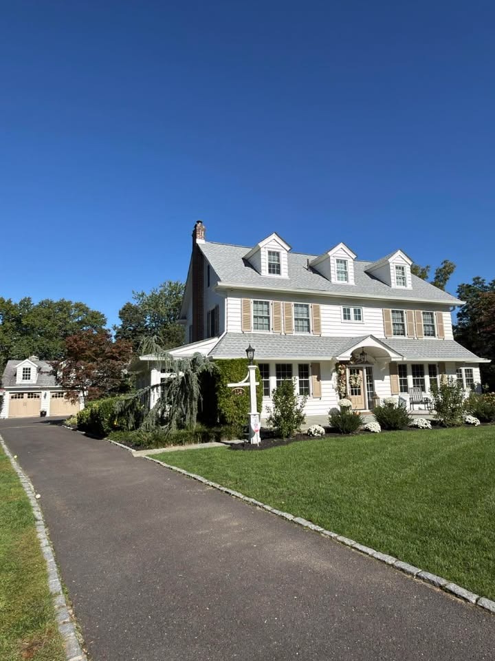 Exterior-Painting--House--Garage